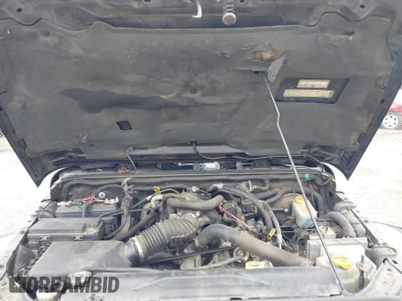 ✅ 2010 Jeep Wrangler Unlimited Sahara • VIN: 1J4BA5H11AL156817 • Lot: 43006011. Wystawiony na IAAI z przebiegiem 206 494 mil. Bezpłatny archiwum sprzedaży aukcyjnych z USA i szczegółowy raport historii pojazdu na DreamBid. Zdjęcie 10.