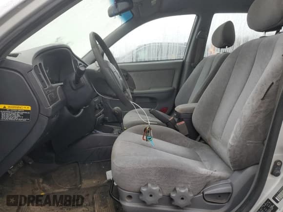 ✅ 2005 Hyundai Elantra GLS • VIN: KMHDN46D45U053641 • Lot: 44395765. Wystawiony na Copart z przebiegiem 115 942 mil. Bezpłatny archiwum sprzedaży aukcyjnych z USA i szczegółowy raport historii pojazdu na DreamBid. Zdjęcie 7.