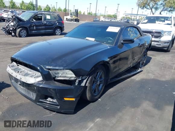 2014 Ford Mustang V6 с VIN 1ZVBP8EM7E5302357, выставлен на аукционе IAAI как лот 42639709 с пробегом 81 680 миль миль и . История ставок и продаж доступна на DreamBid. Изображение 2.