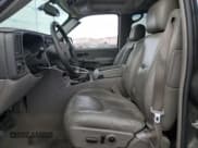 ✅ 2005 Chevrolet Suburban LT • VIN: 3GNEC16Z95G171753 • Лот: 43835725. Опубликован ранее на Copart с пробегом 80 160 миль. Бесплатный доступ к архиву аукционных продаж из США и подробный отчёт об истории автомобиля на DreamBid. Изображение 7.