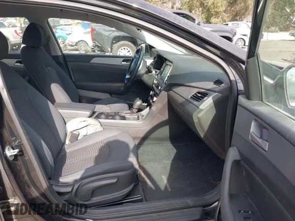 ✅ 2018 Hyundai Sonata SEL • VIN: 5NPE34AF4JH628879 • Lot: 43702428. Listed on IAAI with 121,063 mi. Free auction sales archive from the USA and detailed vehicle history report at DreamBid. Image 5.