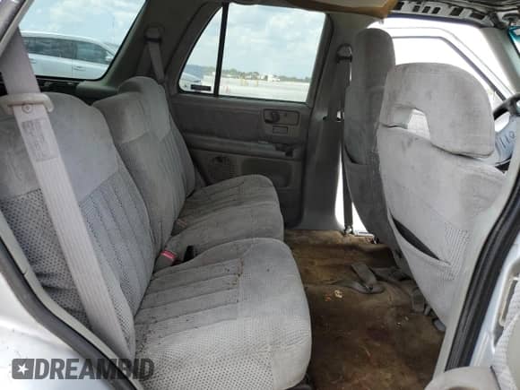 1996 Chevrolet Blazer with VIN 1GNDT13W5T2167789, listed as a Copart auction lot 73176674 with 245,771 mi miles and Non repairable. Bid and sale history available at DreamBid. Image 11.