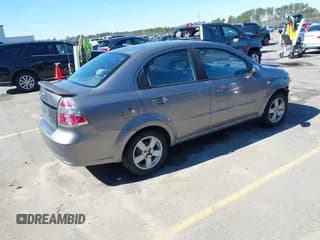 ✅ 2008 Chevrolet Aveo LT • VIN: KL1TG56648B177918 • Lot: 41575526. Wystawiony na IAAI z przebiegiem 178 725 mil. Bezpłatny archiwum sprzedaży aukcyjnych z USA i szczegółowy raport historii pojazdu na DreamBid. Zdjęcie 4.
