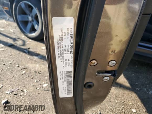 2014 Dodge Challenger SXT z VIN 2C3CDYAG7EH244876, wystawiony jako Copart lot #68067264 z przebiegiem 130 669 mil mil oraz Czysty tytuł • Clean title. Historia ofert i sprzedaży dostępna na DreamBid. Obrazek 12.