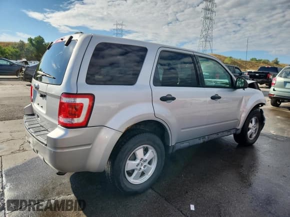 ✅ 2012 Ford Escape XLS • VIN: 1FMCU9C78CKB94408 • Lot: 70750995. Listed on Copart with 89,905 mi. Free auction sales archive from the USA and detailed vehicle history report at DreamBid. Image 3.