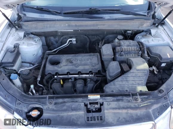 ✅ 2011 Hyundai Santa Fe GLS • VIN: 5XYZG3AB6BG016706 • Lot: 82797634. Listed on Copart with 186,201 mi. Free auction sales archive from the USA and detailed vehicle history report at DreamBid. Image 12.