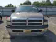 1998 Dodge 1500 z VIN 1B7HF16Y2WS577923, wystawiony jako Copart lot #67905705 z przebiegiem 145 459 mil mil oraz Czysty tytuł • Clean title. Historia ofert i sprzedaży dostępna na DreamBid. Obrazek 5.