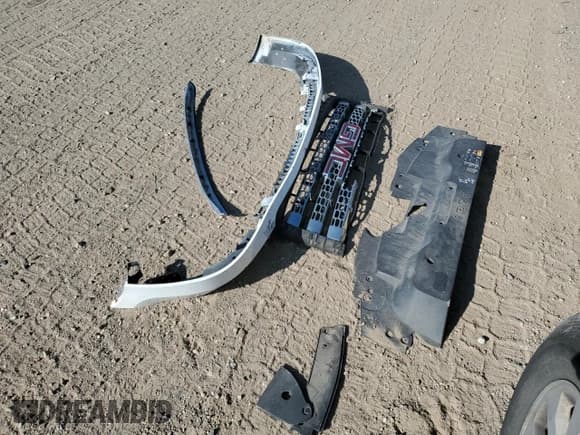 ✅ 2013 GMC Sierra 2500HD SLE • VIN: 1GT220CG7DZ174581 • Lot: 80629815. Listed on Copart with 211,760 mi. Free auction sales archive from the USA and detailed vehicle history report at DreamBid. Image 12.