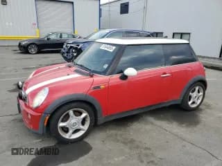 ✅ 2005 MINI Hardtop • VIN: WMWRC33465TJ64886 • Lot: 91644655. Wystawiony na Copart z przebiegiem 111 351 mil. Bezpłatny archiwum sprzedaży aukcyjnych z USA i szczegółowy raport historii pojazdu na DreamBid. Zdjęcie 1.