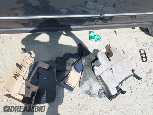 ✅ 2005 Volkswagen Passat GLS • VIN: WVWAD63B45P036670 • Lot: 42851222. Listed on IAAI with Not provided. Free auction sales archive from the USA and detailed vehicle history report at DreamBid. Image 12.