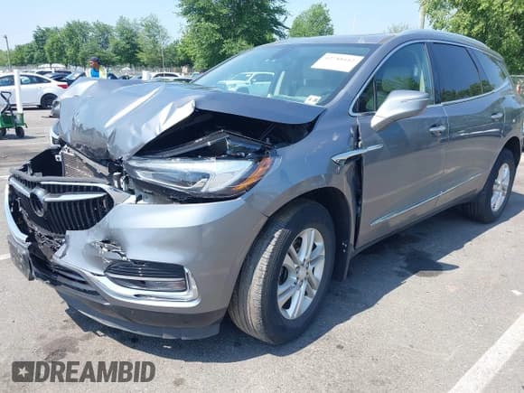 ✅ 2021 Buick Enclave Essence • VIN: 5GAEVAKW2MJ180999 • Lot: 42788412. Wystawiony na IAAI z przebiegiem 62 582 mil. Bezpłatny archiwum sprzedaży aukcyjnych z USA i szczegółowy raport historii pojazdu na DreamBid. Zdjęcie 2.