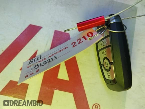 ✅ 2024 Ford F-150 Lightning Lariat • VIN: 1FT6W5L79RWG27644 • Lot: 43680798. Wystawiony na IAAI z przebiegiem Nie podano. Bezpłatny archiwum sprzedaży aukcyjnych z USA i szczegółowy raport historii pojazdu na DreamBid. Zdjęcie 11.