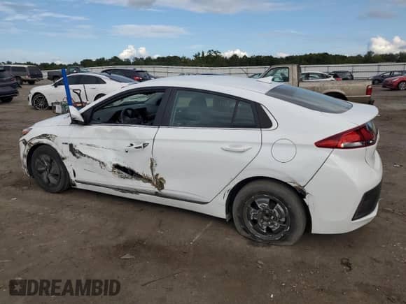 2020 Hyundai Ioniq SE с VIN KMHC75LC3LU190817, выставлен на аукционе Copart как лот 72082744 с пробегом 49 930 миль миль и Списание • Salvage title. История ставок и продаж доступна на DreamBid. Изображение 2.