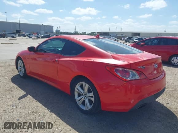 ✅ 2011 Hyundai Genesis Coupe • VIN: KMHHT6KD7BU046154 • Lot: 41817730. Wystawiony na IAAI z przebiegiem 100 128 mil. Bezpłatny archiwum sprzedaży aukcyjnych z USA i szczegółowy raport historii pojazdu na DreamBid. Zdjęcie 3.
