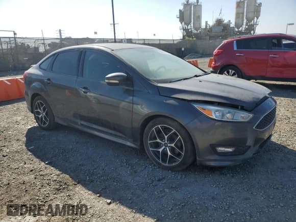 ✅ 2015 Ford Focus SE • VIN: 1FADP3FE4FL300431 • Lot: 68972775. Wystawiony na Copart z przebiegiem 68 362 mil. Bezpłatny archiwum sprzedaży aukcyjnych z USA i szczegółowy raport historii pojazdu na DreamBid. Zdjęcie 4.
