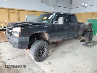 ✅ 2004 Chevrolet Silverado 2500HD LS • VIN: 1GCHK23254F199488 • Lot: 71868025. Wystawiony na Copart z przebiegiem Nie podano. Bezpłatny archiwum sprzedaży aukcyjnych z USA i szczegółowy raport historii pojazdu na DreamBid. Zdjęcie 1.