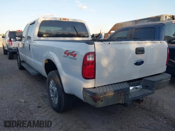 ✅ 2008 Ford F-250 XL • VIN: 1FTSW21R78ED09320 • Lot: 43690936. Wystawiony na IAAI z przebiegiem 287 496 mil. Bezpłatny archiwum sprzedaży aukcyjnych z USA i szczegółowy raport historii pojazdu na DreamBid. Zdjęcie 3.