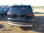 ✅ 2024 Chevrolet Traverse AWD Z71 • VIN: 1GNEVJKS8RJ215829 • Lot: 43407737. Wystawiony na IAAI z przebiegiem 18 354 mil. Bezpłatny archiwum sprzedaży aukcyjnych z USA i szczegółowy raport historii pojazdu na DreamBid. Zdjęcie 17.