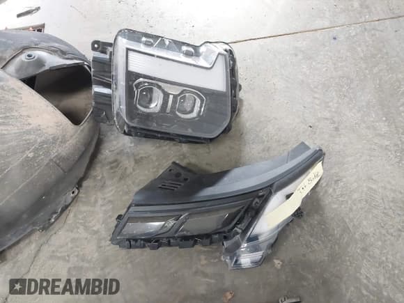 ✅ 2024 Hyundai Palisade Limited • VIN: KM8R5DGE2RU665937 • Lot: 43476525. Wystawiony na IAAI z przebiegiem 18 282 mil. Bezpłatny archiwum sprzedaży aukcyjnych z USA i szczegółowy raport historii pojazdu na DreamBid. Zdjęcie 18.