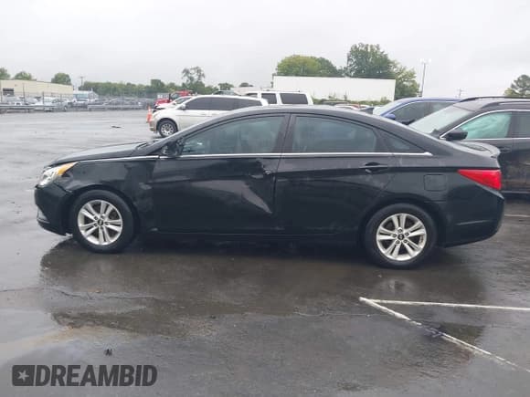 ✅ 2013 Hyundai Sonata GLS • VIN: 5NPEB4AC6DH627472 • Lot: 43311173. Listed on IAAI with 109,181 mi. Free auction sales archive from the USA and detailed vehicle history report at DreamBid. Image 14.