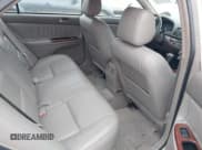 ✅ 2003 Toyota Camry XLE • VIN: 4T1BE30K43U244188 • Lot: 43740977. Wystawiony na IAAI z przebiegiem 116 071 mil. Bezpłatny archiwum sprzedaży aukcyjnych z USA i szczegółowy raport historii pojazdu na DreamBid. Zdjęcie 8.