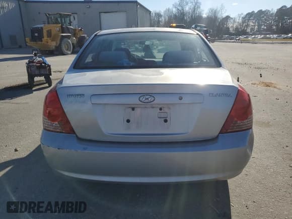 ✅ 2004 Hyundai Elantra GLS • VIN: KMHDN46D84U853907 • Lot: 41662235. Wystawiony na Copart z przebiegiem 109 411 mil. Bezpłatny archiwum sprzedaży aukcyjnych z USA i szczegółowy raport historii pojazdu na DreamBid. Zdjęcie 6.