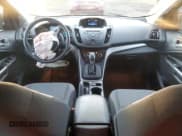 ✅ 2014 Ford Escape SE • VIN: 1FMCU9GX2EUC80766 • Lot: 92419085. Wystawiony na Copart z przebiegiem 105 718 mil. Bezpłatny archiwum sprzedaży aukcyjnych z USA i szczegółowy raport historii pojazdu na DreamBid. Zdjęcie 8.