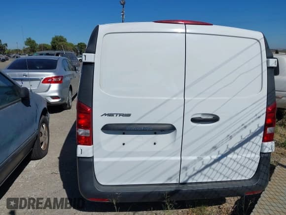 ✅ 2021 Mercedes-Benz Metris Cargo • VIN: W1YV0BEY3M3947064 • Lot: 42989351. Listed on IAAI with 65,739 mi. Free auction sales archive from the USA and detailed vehicle history report at DreamBid. Image 17.