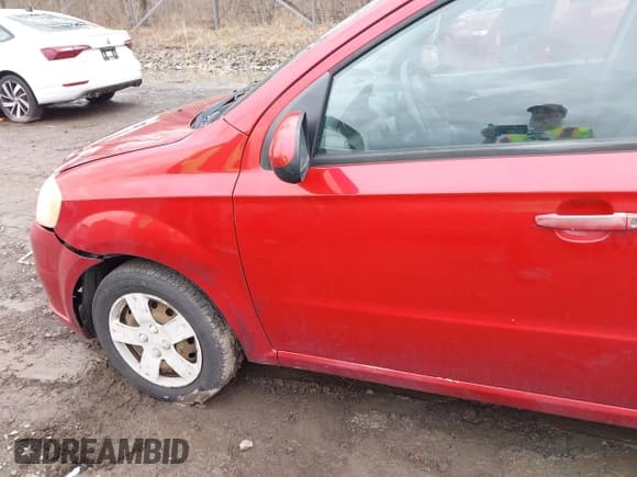 ✅ 2010 Chevrolet Aveo 1LT • VIN: KL1TD5DE2AB125664 • Lot: 41962543. Wystawiony na IAAI z przebiegiem 125 864 mil. Bezpłatny archiwum sprzedaży aukcyjnych z USA i szczegółowy raport historii pojazdu na DreamBid. Zdjęcie 6.