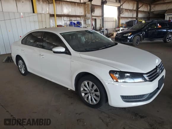✅ 2015 Volkswagen Passat Wolfsburg Edition • VIN: 1VWAT7A32FC043658 • Лот: 72066605. Опубликован ранее на Copart с пробегом Не указан. Бесплатный доступ к архиву аукционных продаж из США и подробный отчёт об истории автомобиля на DreamBid. Изображение 4.
