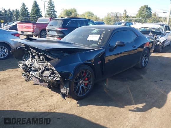 ✅ 2016 Dodge Challenger SRT 392 • VIN: 2C3CDZDJ1GH288856 • Lot: 43445083. Wystawiony na IAAI z przebiegiem 62 347 mil. Bezpłatny archiwum sprzedaży aukcyjnych z USA i szczegółowy raport historii pojazdu na DreamBid. Zdjęcie 2.