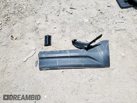 ✅ 2020 Volvo XC40 R-Design • VIN: YV4AC2HM0L2322688 • Лот: 66314165. Опубликован ранее на Copart с пробегом 79 353 миль. Бесплатный доступ к архиву аукционных продаж из США и подробный отчёт об истории автомобиля на DreamBid. Изображение 12.