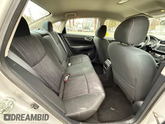 ✅ 2019 Nissan Sentra S • VIN: 3N1AB7AP2KY312531 • Lot: 48385555. Wystawiony na Copart z przebiegiem 62 015 mil. Bezpłatny archiwum sprzedaży aukcyjnych z USA i szczegółowy raport historii pojazdu na DreamBid. Zdjęcie 8.