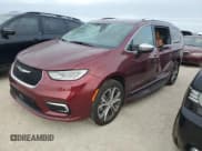 ✅ 2023 Chrysler Pacifica Pinnacle • VIN: 2C4RC3PGXPR500380 • Лот: 76491104. Опубликован ранее на Copart с пробегом 3 070 миль. Бесплатный доступ к архиву аукционных продаж из США и подробный отчёт об истории автомобиля на DreamBid. Изображение 1.