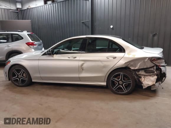 ✅ 2020 Mercedes-Benz C 300 • VIN: WDDWF8EB4LR549336 • Lot: 41567409. Wystawiony na IAAI z przebiegiem 19 642 mil. Bezpłatny archiwum sprzedaży aukcyjnych z USA i szczegółowy raport historii pojazdu na DreamBid. Zdjęcie 14.