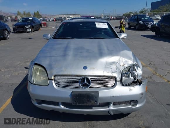 ✅ 2001 Mercedes-Benz SLK 230 Kompressor • VIN: WDBKK49F11F216888 • Lot: 42839517. Listed on IAAI with 124,609 mi. Free auction sales archive from the USA and detailed vehicle history report at DreamBid. Image 12.