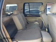 ✅ 2003 Lincoln Aviator Luxury • VIN: 5LMEU68H23ZJ42477 • Lot: 41471906. Wystawiony na IAAI z przebiegiem 203 968 mil. Bezpłatny archiwum sprzedaży aukcyjnych z USA i szczegółowy raport historii pojazdu na DreamBid. Zdjęcie 8.