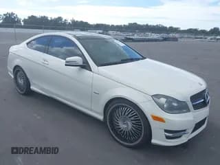 ✅ 2012 Mercedes-Benz C 250 • VIN: WDDGJ4HB6CF776732 • Lot: 43661219. Wystawiony na IAAI z przebiegiem 123 747 mil. Bezpłatny archiwum sprzedaży aukcyjnych z USA i szczegółowy raport historii pojazdu na DreamBid. Zdjęcie 1.