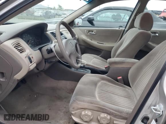 ✅ 1998 Honda Accord LX • VIN: 1HGCG5640WA116285 • Лот: 93661555. Опубликован ранее на Copart с пробегом 149 065 миль. Бесплатный доступ к архиву аукционных продаж из США и подробный отчёт об истории автомобиля на DreamBid. Изображение 7.