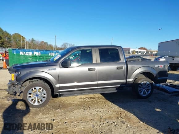 ✅ 2018 Ford F-150 XL • VIN: 1FTEW1EP4JFA59230 • Lot: 43697027. Listed on IAAI with 117,967 mi. Free auction sales archive from the USA and detailed vehicle history report at DreamBid. Image 15.