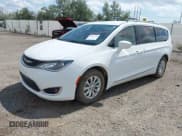 ✅ 2018 Chrysler Pacifica Touring L • VIN: 2C4RC1BG9JR141879 • Lot: 42801376. Wystawiony na IAAI z przebiegiem 137 968 mil. Bezpłatny archiwum sprzedaży aukcyjnych z USA i szczegółowy raport historii pojazdu na DreamBid. Zdjęcie 2.
