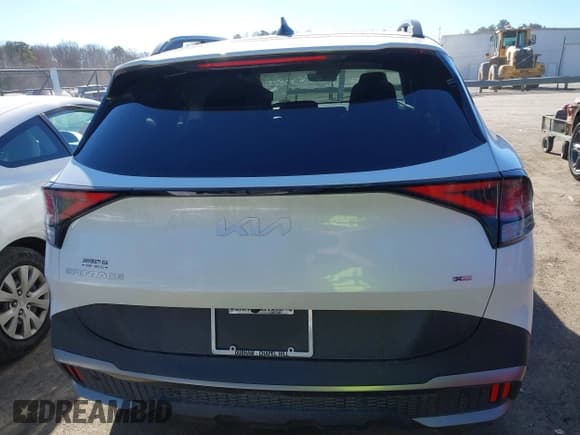 ✅ 2024 Kia Sportage X-Line • VIN: KNDPYDDH4R7149028 • Lot: 41453471. Wystawiony na IAAI z przebiegiem 5 932 mil. Bezpłatny archiwum sprzedaży aukcyjnych z USA i szczegółowy raport historii pojazdu na DreamBid. Zdjęcie 16.