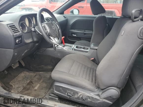 ✅ 2012 Dodge Challenger SXT • VIN: 2C3CDYAGXCH217412 • Lot: 45900415. Wystawiony na Copart z przebiegiem 86 175 mil. Bezpłatny archiwum sprzedaży aukcyjnych z USA i szczegółowy raport historii pojazdu na DreamBid. Zdjęcie 7.