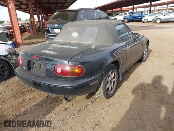 ✅ 1994 Mazda MX-5 Miata • VIN: JM1NA3534R0519105 • Лот: 43611131. Опубликован ранее на IAAI с пробегом 98 270 миль. Бесплатный доступ к архиву аукционных продаж из США и подробный отчёт об истории автомобиля на DreamBid. Изображение 4.