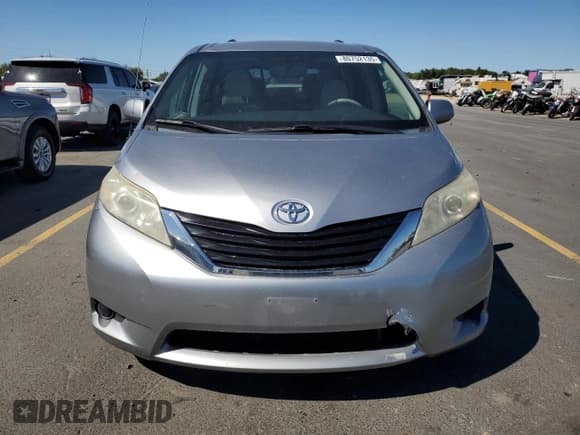 ✅ 2012 Toyota Sienna LE AAS • VIN: 5TDKK3DC1CS177067 • Lot: 80752135. Listed on Copart with 98,496 mi. Free auction sales archive from the USA and detailed vehicle history report at DreamBid. Image 5.