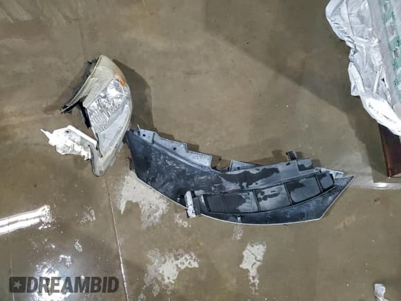 ✅ 2014 Nissan Note SV • VIN: 3N1CE2CP6EL437386 • Лот: 94731995. Опубликован ранее на Copart с пробегом 143 999 миль. Бесплатный доступ к архиву аукционных продаж из США и подробный отчёт об истории автомобиля на DreamBid. Изображение 12.