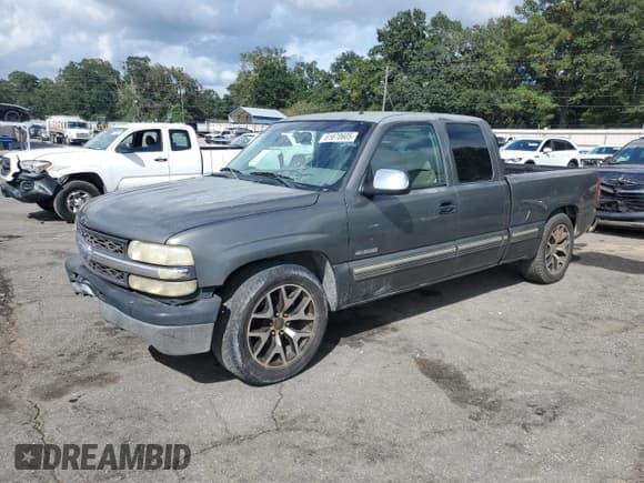 ✅ 2001 Chevrolet Silverado 1500 LS • VIN: 2GCEC19T811367833 • Лот: 81670605. Опубликован ранее на Copart с пробегом 229 000 миль. Бесплатный доступ к архиву аукционных продаж из США и подробный отчёт об истории автомобиля на DreamBid. Изображение 1.