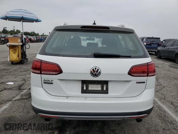 ✅ 2019 Volkswagen Golf S • VIN: 3VWM17AU5KM517459 • Lot: 65408045. Listed on Copart with 87,212 mi. Free auction sales archive from the USA and detailed vehicle history report at DreamBid. Image 6.
