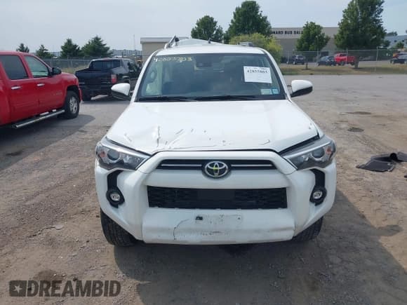 ✅ 2021 Toyota 4Runner SR5 • VIN: JTEEU5JR1M5245463 • Lot: 42855803. Listed on IAAI with 61,422 mi. Free auction sales archive from the USA and detailed vehicle history report at DreamBid. Image 12.