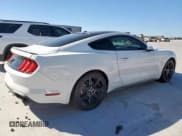 ✅ 2019 Ford Mustang EcoBoost • VIN: 1FA6P8TH2K5143193 • Lot: 90125565. Wystawiony na Copart z przebiegiem 107 509 mil. Bezpłatny archiwum sprzedaży aukcyjnych z USA i szczegółowy raport historii pojazdu na DreamBid. Zdjęcie 3.